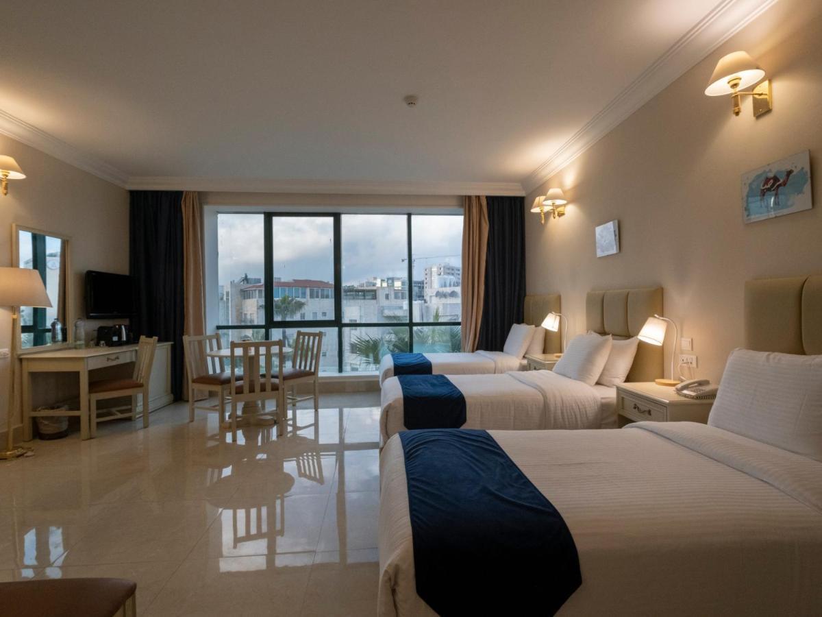Hotel West 4*
