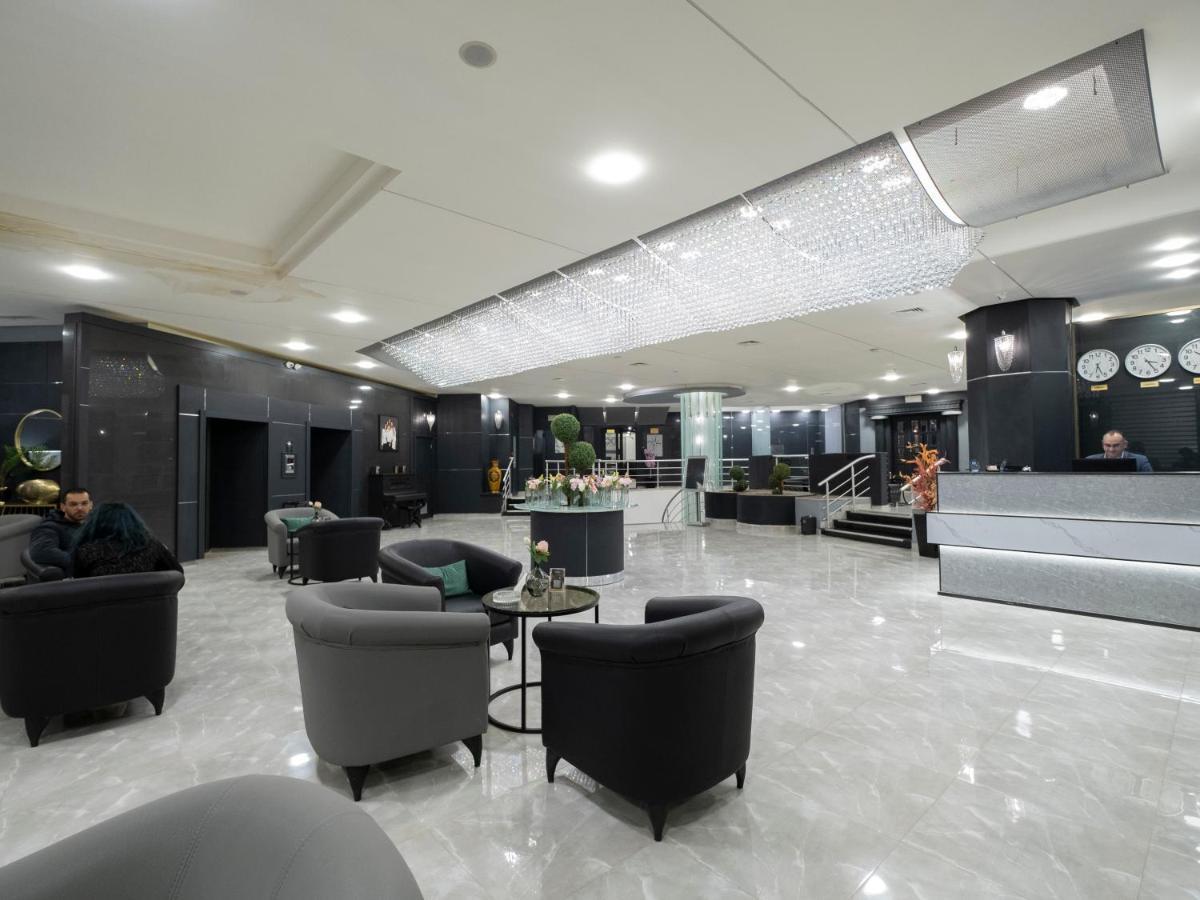 Hotel West