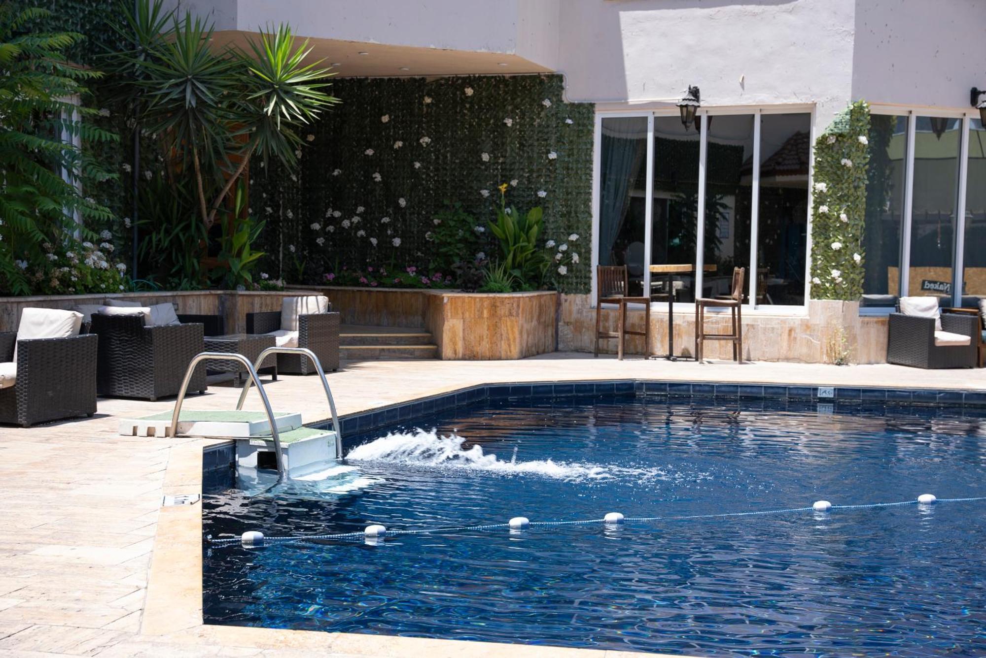 Hotel West 4*